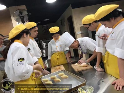 寒冬來臨，也阻擋不了展翅學(xué)員對(duì)烘焙的熱情！