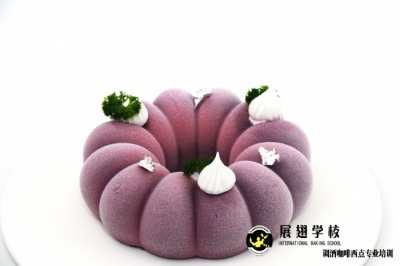 高中畢業(yè)之后做什么？出去打工不如學西點技術