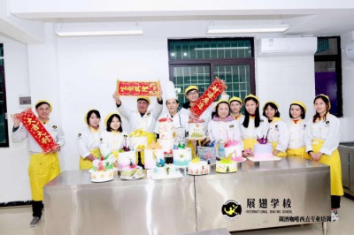 蛋糕培訓(xùn)學(xué)校費(fèi)用怎么差別這么大？