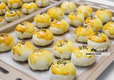 新手初學(xué)烘焙好不好學(xué)？最先要學(xué)做些什么？